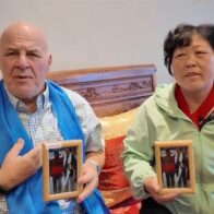 US teacher reunites with Chinese desert greening pioneer 26 years after $5,000 donation | De Último Minuto English