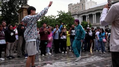 Young Mexicans compete for “aura” in the latest social media trend | De Último Minuto English
