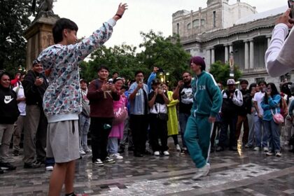 Young Mexicans compete for “aura” in the latest social media trend | De Último Minuto English