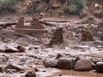 At least 20 people may be missing after flash flood at Grand Canyon | De Último Minuto English