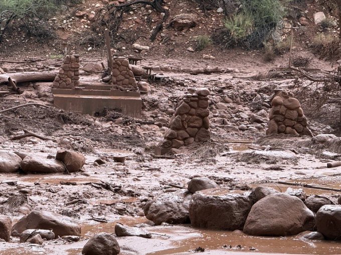 At least 20 people may be missing after flash flood at Grand Canyon | De Último Minuto English