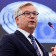 The EC calls for progress on a directive that sanctions those who collaborate with irregular migration | De Último Minuto English