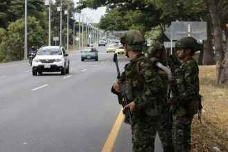 An explosive attack destroys a toll booth one day after De la Espriella's inauguration in Colombia | De Último Minuto English
