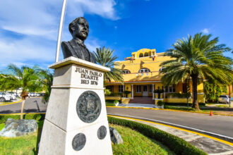 Dominican government gives nine Cuban officials a deadline to leave the country | De Último Minuto English
