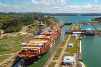 Panama Canal to adjust lock draft for large ships without cutting transits | De Último Minuto English