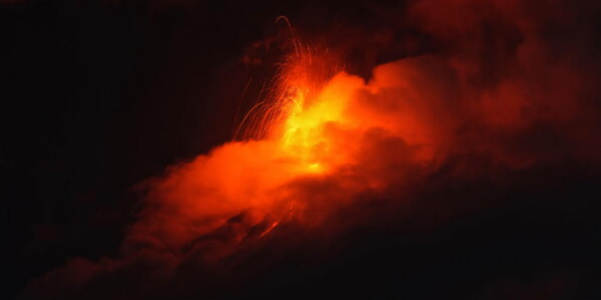 The activity of the Fuego volcano in Guatemala has decreased in the last few hours | De Último Minuto English