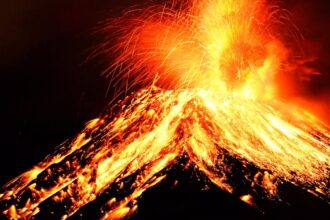 Three large volcanoes record eruptive activity and generate international attention | De Último Minuto English