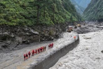 Portugal locates 2 nationals after flood in Nepal, but reports 2 others missing | De Último Minuto English