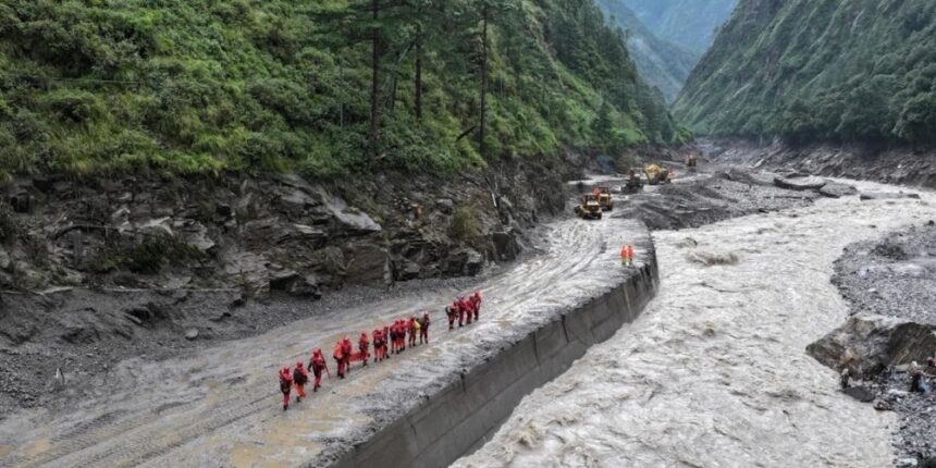Portugal locates 2 nationals after flood in Nepal, but reports 2 others missing | De Último Minuto English