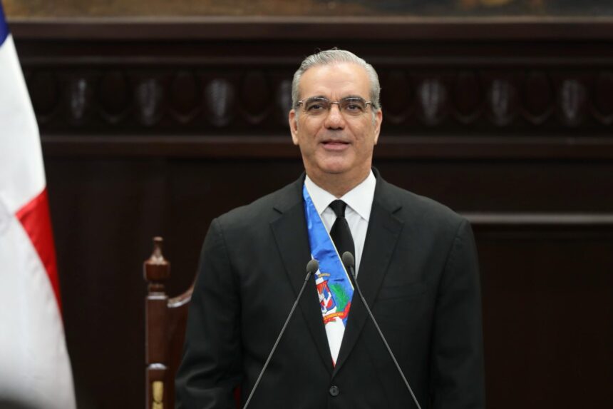 Abinader removes key government figures upon completing two years of his second term | De Último Minuto English