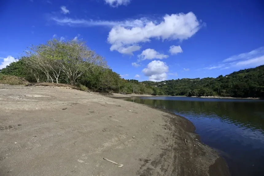 More than 500,000 people in Puerto Rico are facing water rationing due to the drought | De Último Minuto English