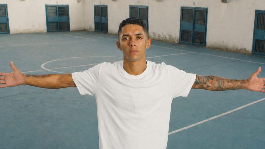 Brazilian influencer gets down on his knees after being released from prison