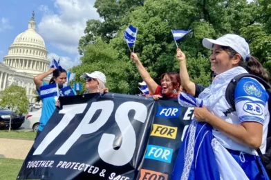 About 150,000 minor children of Salvadorans will be affected if the United States cancels the TPS | De Último Minuto English