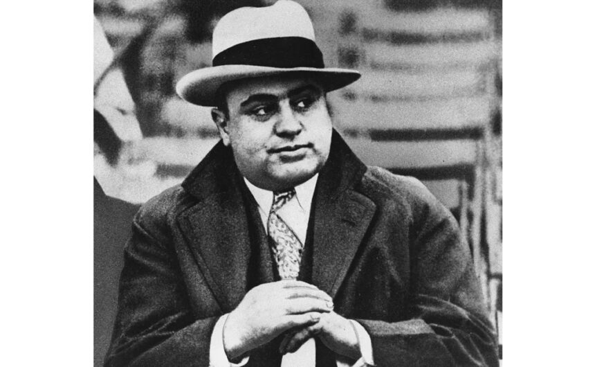 Al Capone's properties auctioned for 3 million dollars; includes his 45-caliber pistol | De Último Minuto English