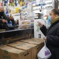 Dominicans in New York concerned about rising food and fuel prices | De Último Minuto English
