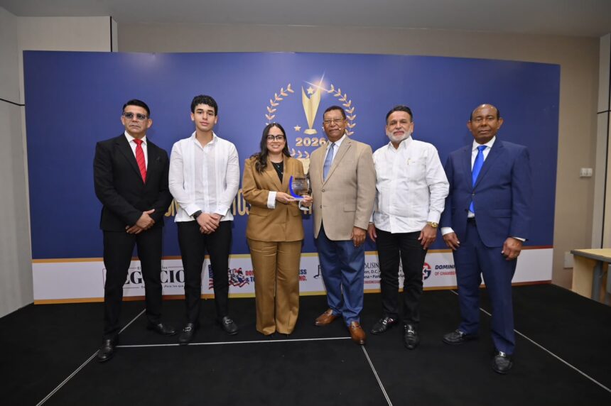 ‘Amigos’ restaurant is recognized for its four decades of excellence in the gastronomic sector | De Último Minuto English