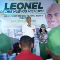 Leonel swears in former PRM mayor in Castillo and asserts that the Government is attacking “the throat and the pockets of the people” | De Último Minuto English