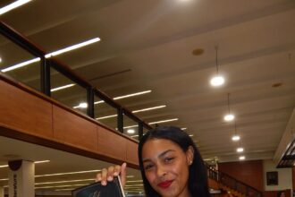 Dominican Wattpad writer Hilaris Rocio officially presents "The Heir" | De Último Minuto English