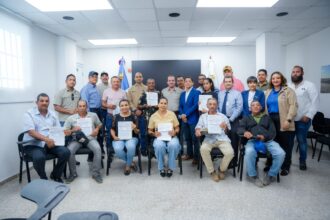 Eighteen producers from the Northern region receive more than RD$15 million to modernize their farms | De Último Minuto English