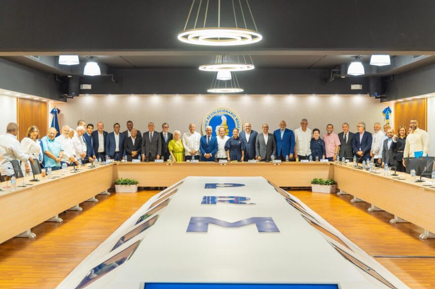 PRM Executive Directorate ratifies Ricardo de los Santos and Alfredo Pacheco to preside over the National Congress | De Último Minuto English