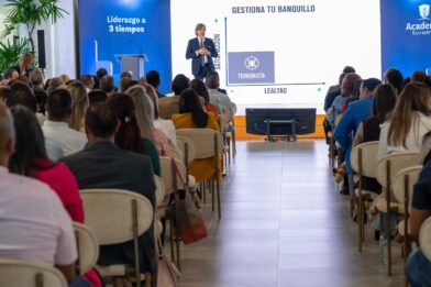 Banreservas Academy strengthens the leadership of its collaborators with a series of conferences | De Último Minuto English