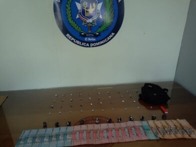 Police arrest man in El Seibo with 50 portions of alleged drugs | De Último Minuto English