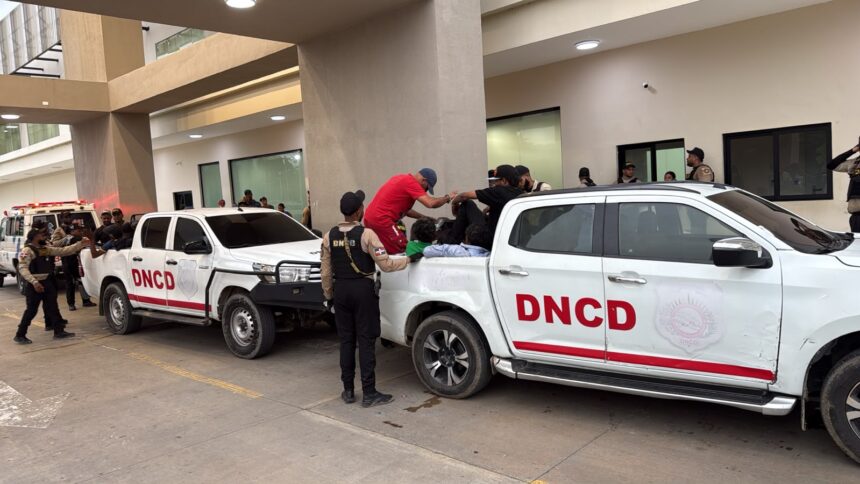 DNCD intensifies operations against micro-trafficking in San Francisco de Macorís and Pimentel | De Último Minuto English