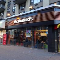 Australian tourist is stabbed at Manhattan McDonald’s; suspect arrested | De Último Minuto English