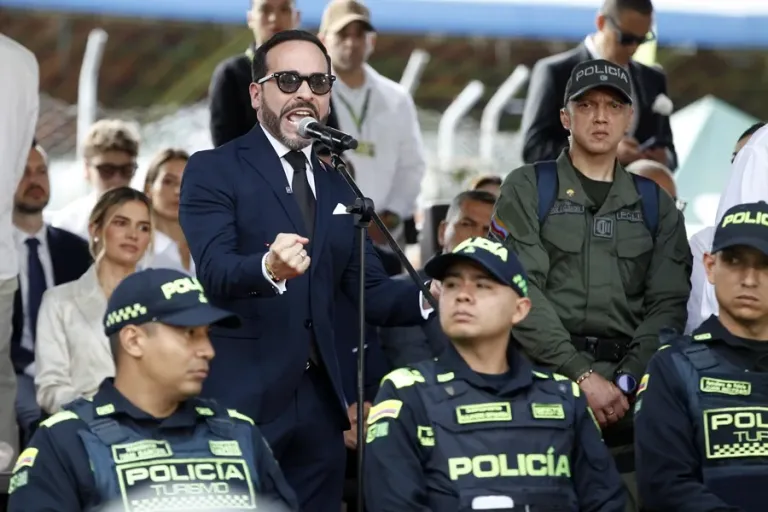 Abelardo de la Espriella presents his first report of results against illegal armed groups in Colombia | De Último Minuto English