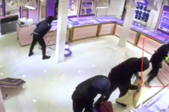 New Jersey jewelry store loses nearly $1 million in gold and diamonds in 45-second robbery