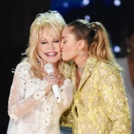 “I will always love her and I want her to be proud”; Miley Cyrus says goodbye to Aunt Dolly | De Último Minuto English