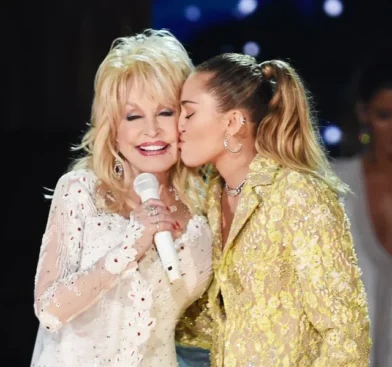 “I will always love her and I want her to be proud”; Miley Cyrus says goodbye to Aunt Dolly | De Último Minuto English