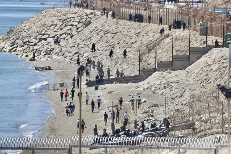 More than 600 migrants leave Ceuta voluntarily in the last 48 hours | De Último Minuto English
