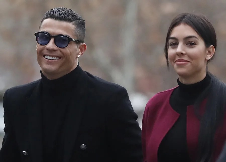 Cristiano Ronaldo and Georgina Rodríguez get married after almost a decade of relationship | De Último Minuto English
