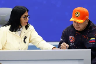 Venezuela offers rescue teams to Colombia as recovery efforts continue at home | De Último Minuto English