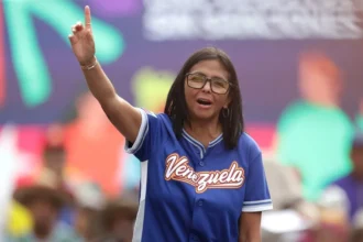 Military personnel call for maintaining loyalty to Delcy Rodríguez and guaranteeing the sovereignty of Venezuela | De Último Minuto English