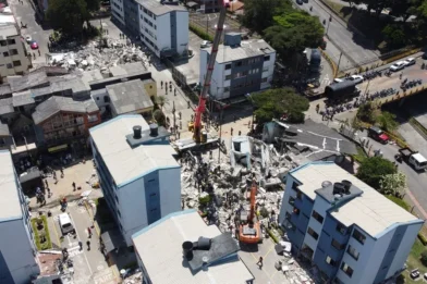 President of Colombia decrees three days of national mourning for those who died in the earthquake | De Último Minuto English