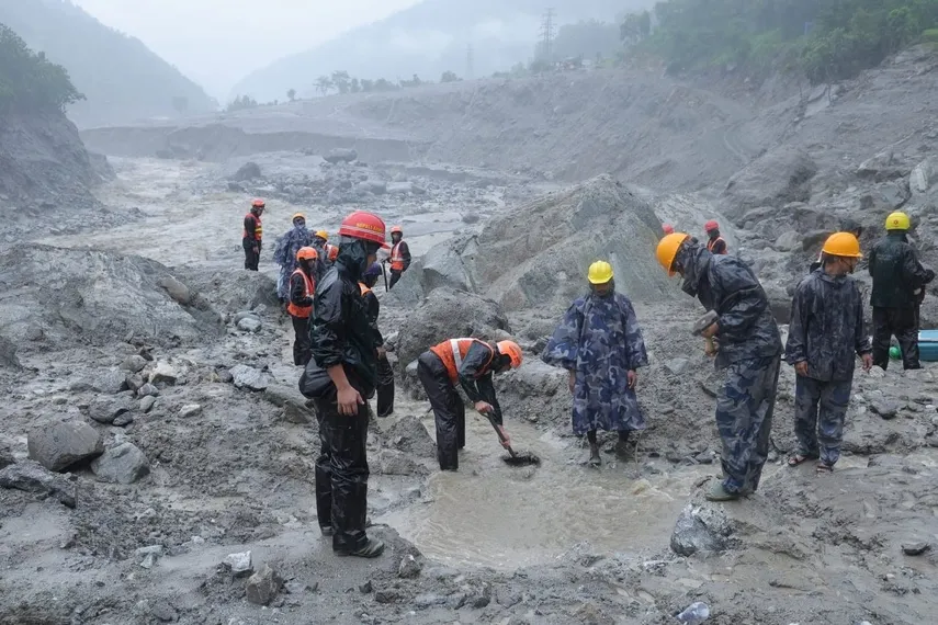 Death toll from Nepal floods surpasses 900
