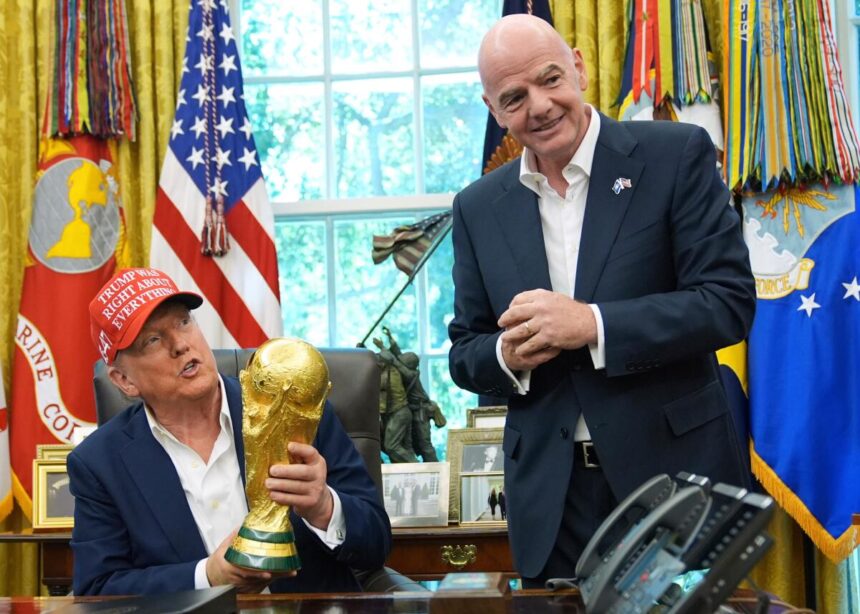Trump enters FIFA's internal crisis and backs Gianni Infantino's tenure | De Último Minuto English