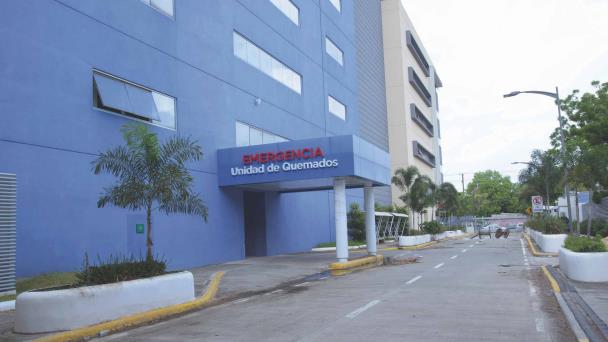18-year-old fights for his life after suffering burns caused by a flammable substance | De Último Minuto English
