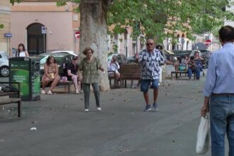 VIDEO: Senior couple went viral for dancing at Piazza Testaccio in Rome | De Último Minuto English