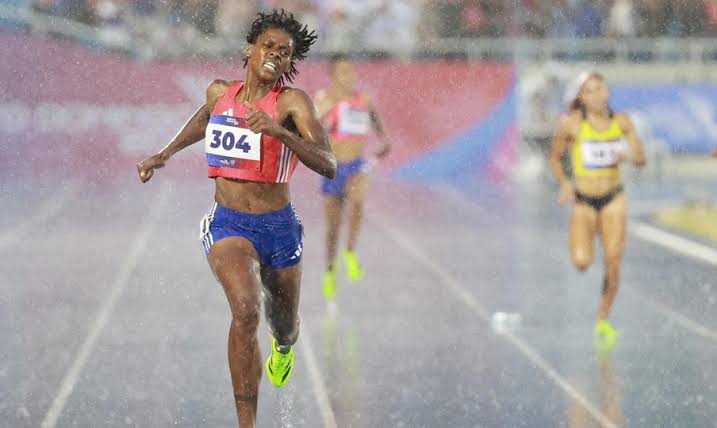 Investigation into bottle throwing during Marileidy Paulino's final in Santo Domingo 2026 | De Último Minuto English