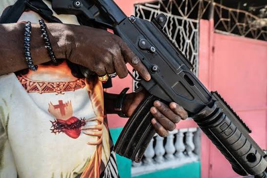 Haitian ex-police officer pleads guilty in the US to trafficking at least 140 weapons to Haiti | De Último Minuto English