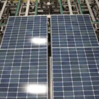 Trump imposes a 15% tariff on inputs for manufacturing solar panels and semiconductors | De Último Minuto English