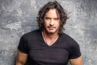 Mario Cimarro reiterates that he was blacklisted by Telemundo and asserts that the measure is illegal | De Último Minuto English
