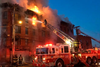 Death toll rises to three following explosion and fire in Bronx building | De Último Minuto English