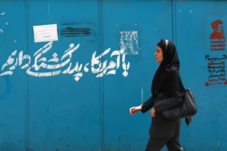 The Revolutionary Guard says it will reopen Hormuz when the U.S. accepts Iran's conditions | De Último Minuto English