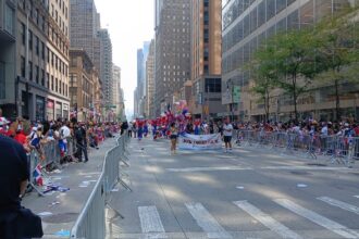Thousands of Dominicans take over Sixth Avenue and showcase the weight of their diaspora in New York | De Último Minuto English
