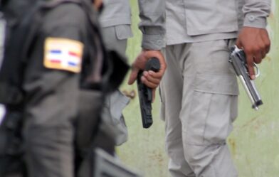 Shootout with Police leaves one dead and one injured; they were allegedly involved in a robbery-homicide in Jacagua | De Último Minuto English