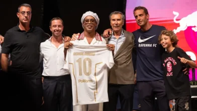 Ronaldinho returns to professional football with Italian club Ravenna